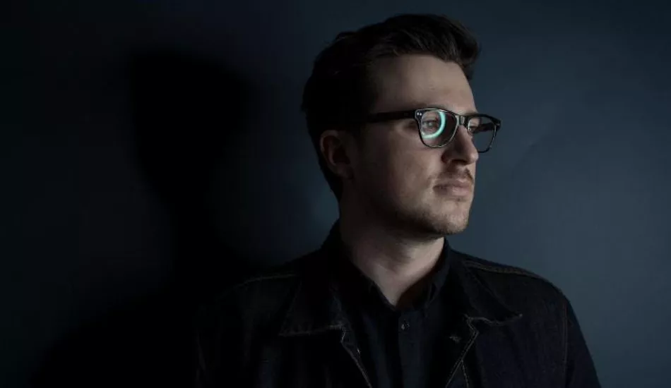 Illustration pour Exclu&nbsp;: « Silver Suitcase », le nouveau morceau de Lemmy Ashton qui nous donne une furieuse envie de danser