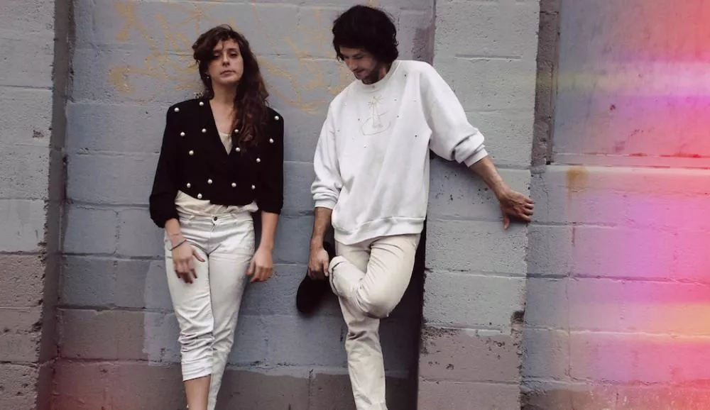 Illustration pour « Chariot », premier inédit rêveur de la nouvelle compilation de Beach House