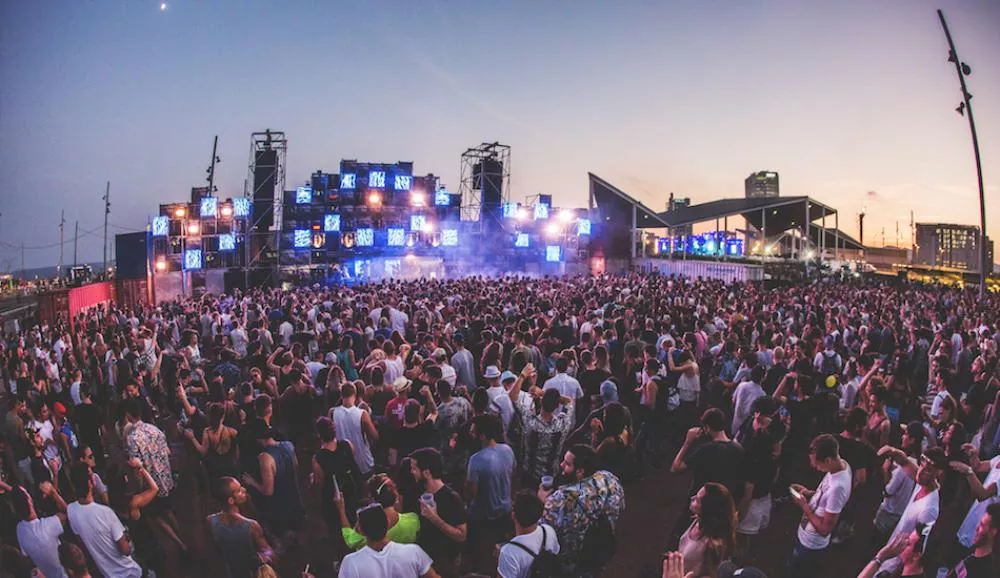 Illustration pour Line-up, visites, playa&#8230; 5 bonnes raisons de s&rsquo;envoler à Barcelone pour le DGTL