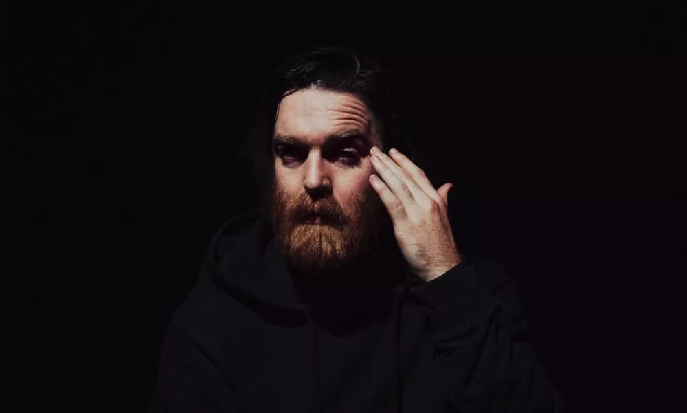 Illustration pour En écoute&nbsp;: Nick Murphy soigne son retour avec l&rsquo;EP « Missing Link »