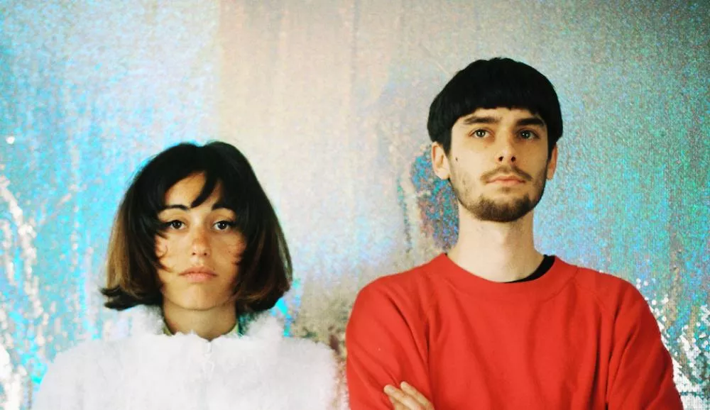 Illustration pour Le beatmaker Myth Syzer a donné une touche trap à « Prettiest Virgin » d&rsquo;Agar Agar