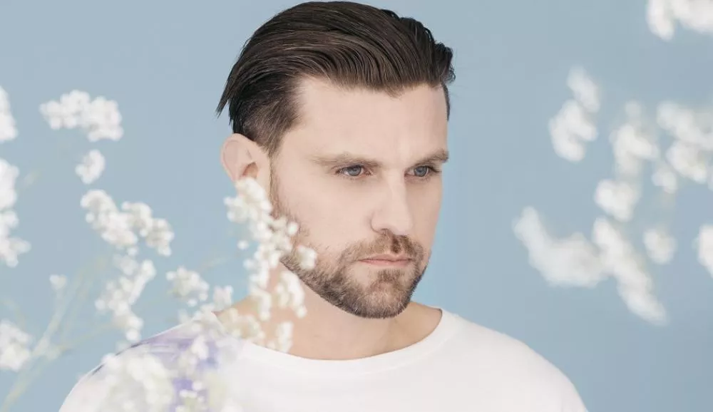 Illustration pour Rodriguez Jr.&nbsp;: des racines et des ailes