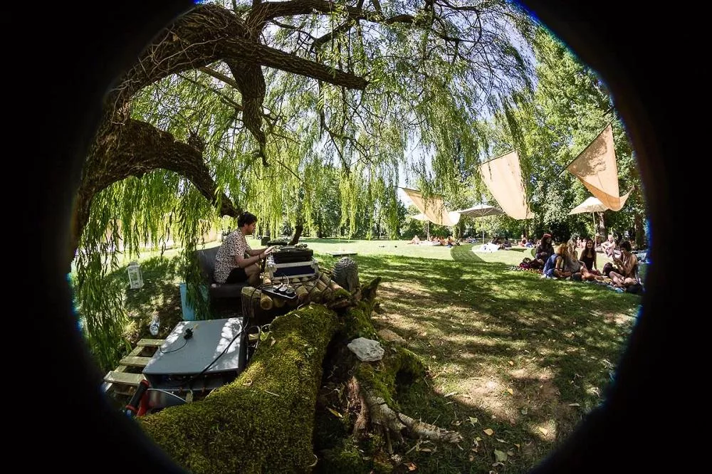 Illustration pour intrinsic-3