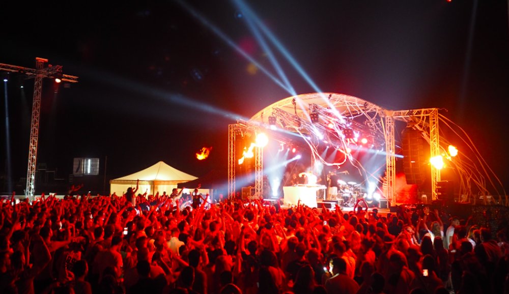 Illustration pour Activités nautiques et concerts sur la plage, le Touquet Music Beach Festival débarque ce week-end !