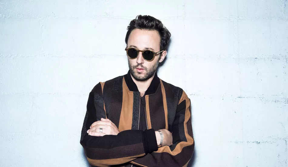 Illustration pour Agoria est de retour avec l&rsquo;original et envoûtant « Embrace »