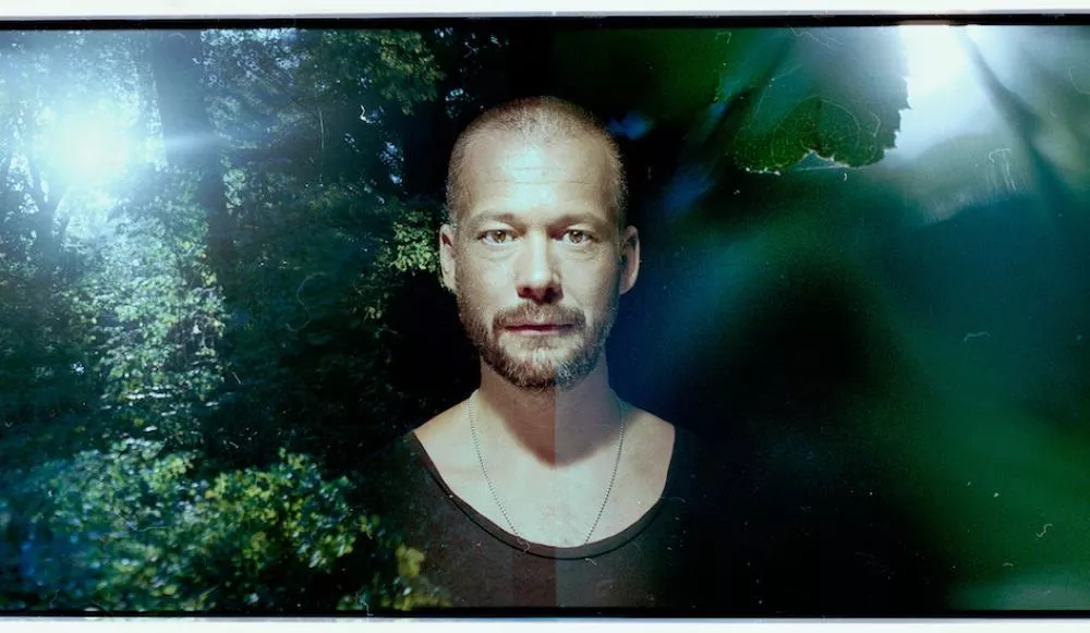 Illustration pour Exclu&nbsp;: le remix tumultueux d' »Assolo 001&Prime; de Blow &#038; Zavor par Sebastian Mullaert