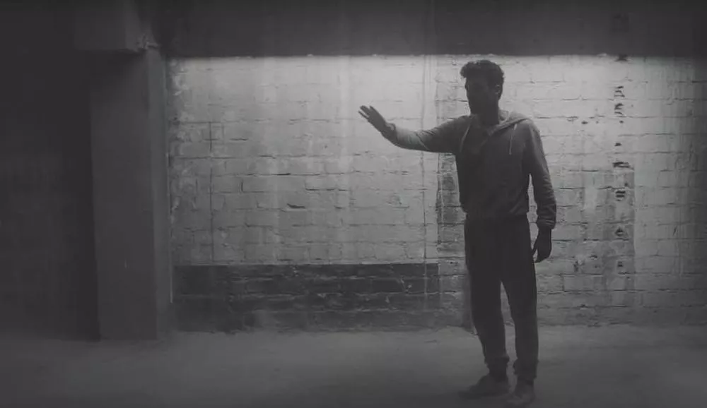 Illustration pour Exclu&nbsp;: la techno sombre et vrombissante de Yul dans un nouveau clip à la chorégraphie soignée