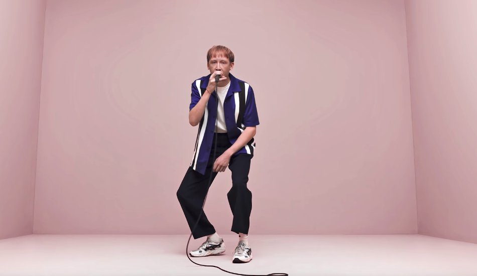 Illustration pour Eddy de Pretto dévoile son nouveau titre « Random »