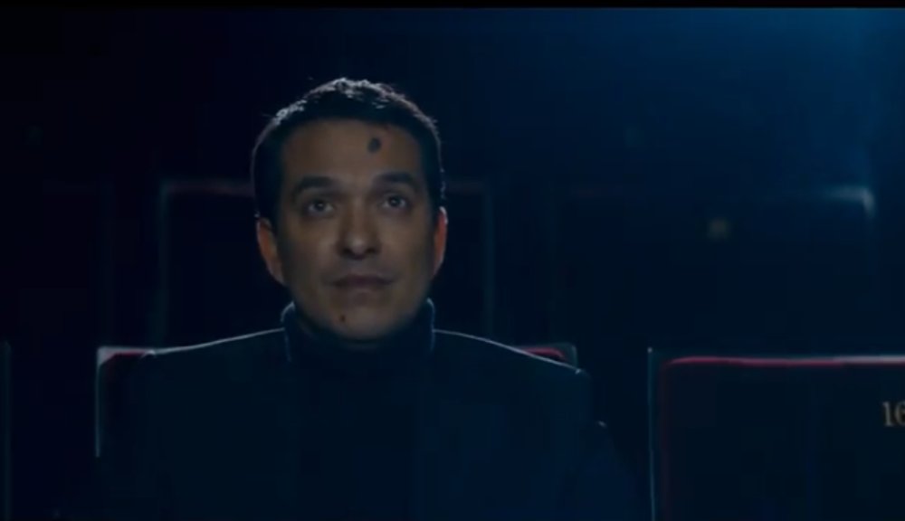 Illustration pour Malik Djoudi fait son cinéma avec Cécile de France dans son dernier clip