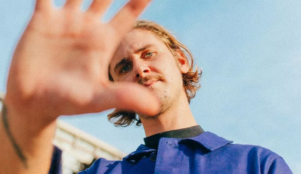 Illustration pour En écoute&nbsp;: « On s&#8217;emmène avec toi », le premier EP plein de charme de Voyou