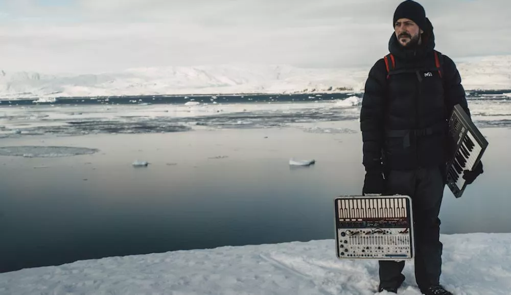 Illustration pour Dans le nouveau clip de Molécule, embarquez pour les territoires glacés