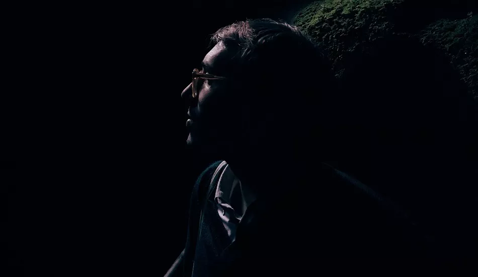 Illustration pour Rencontre&nbsp;: Monolithe Noir, où quand du drone, un synthé modulaire et très peu de lumière nous font décoller