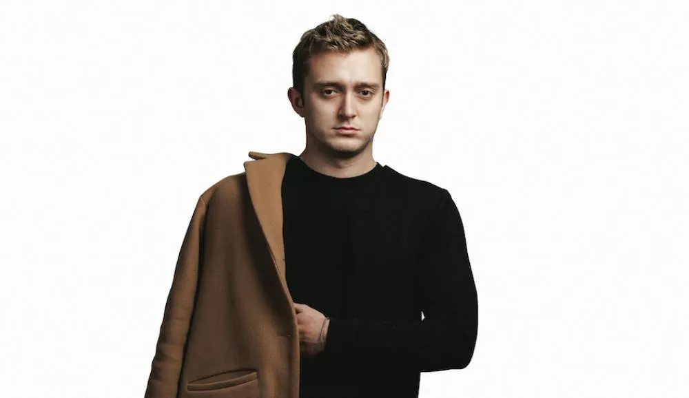 Illustration pour Vald a sorti « Xeu »&nbsp;: il fume toujours autant, mais a cessé de rire à tout va