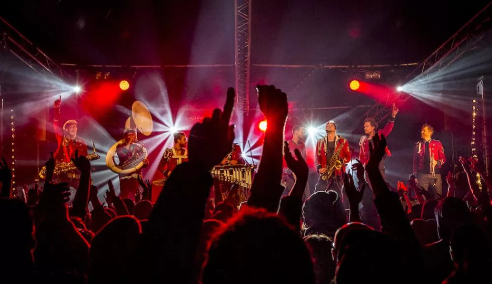 Illustration pour L&rsquo;Impératrice, Detroit Swindle et Tshegue au pied des pistes du Radiomeuh Circus Festival