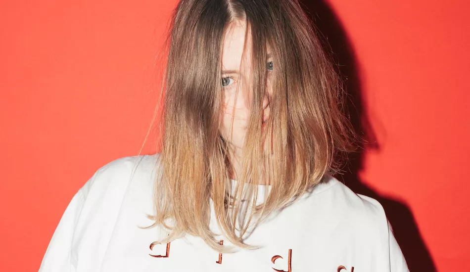 Illustration pour Exclu&nbsp;: Perel nous envoie dans le cosmos avec son clip « Alles »