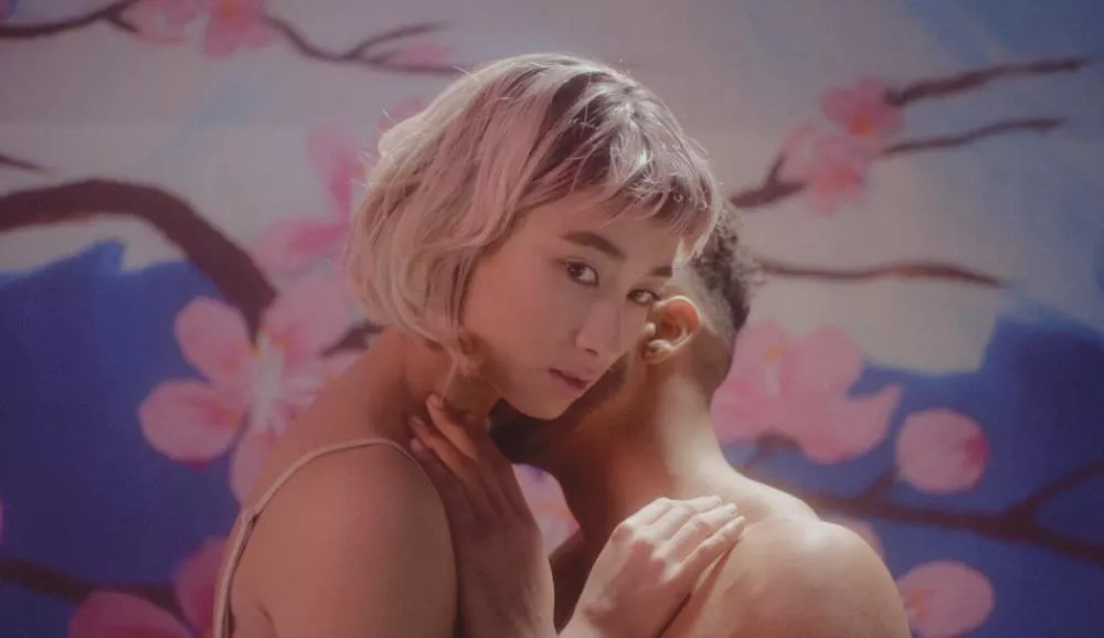 Illustration pour Sexe et réalité virtuelle dans le nouveau clip de Rone