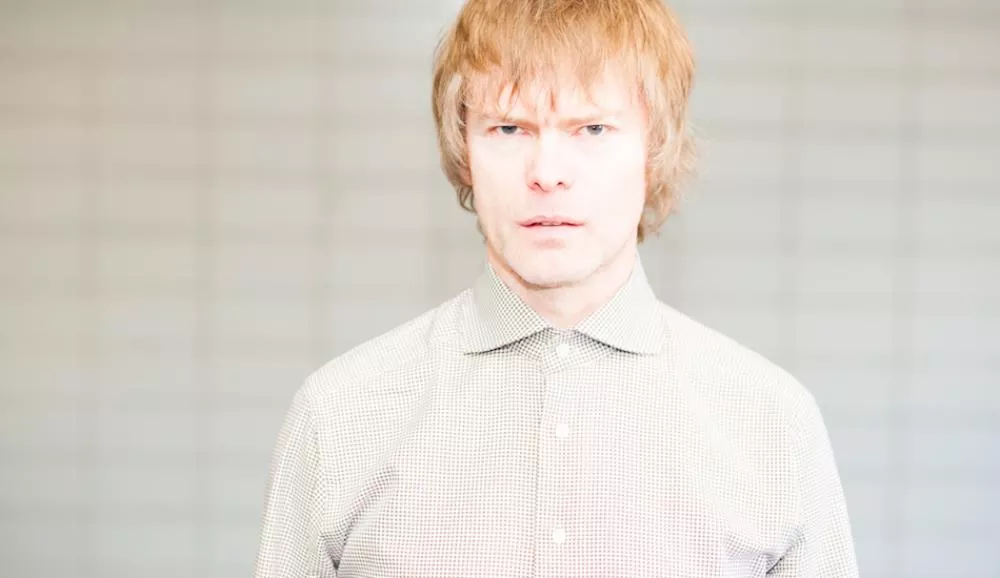 Illustration pour « Luminosity Device »&nbsp;: embarquez pour un voyage spirituel avec l&rsquo;excellent album de Surgeon