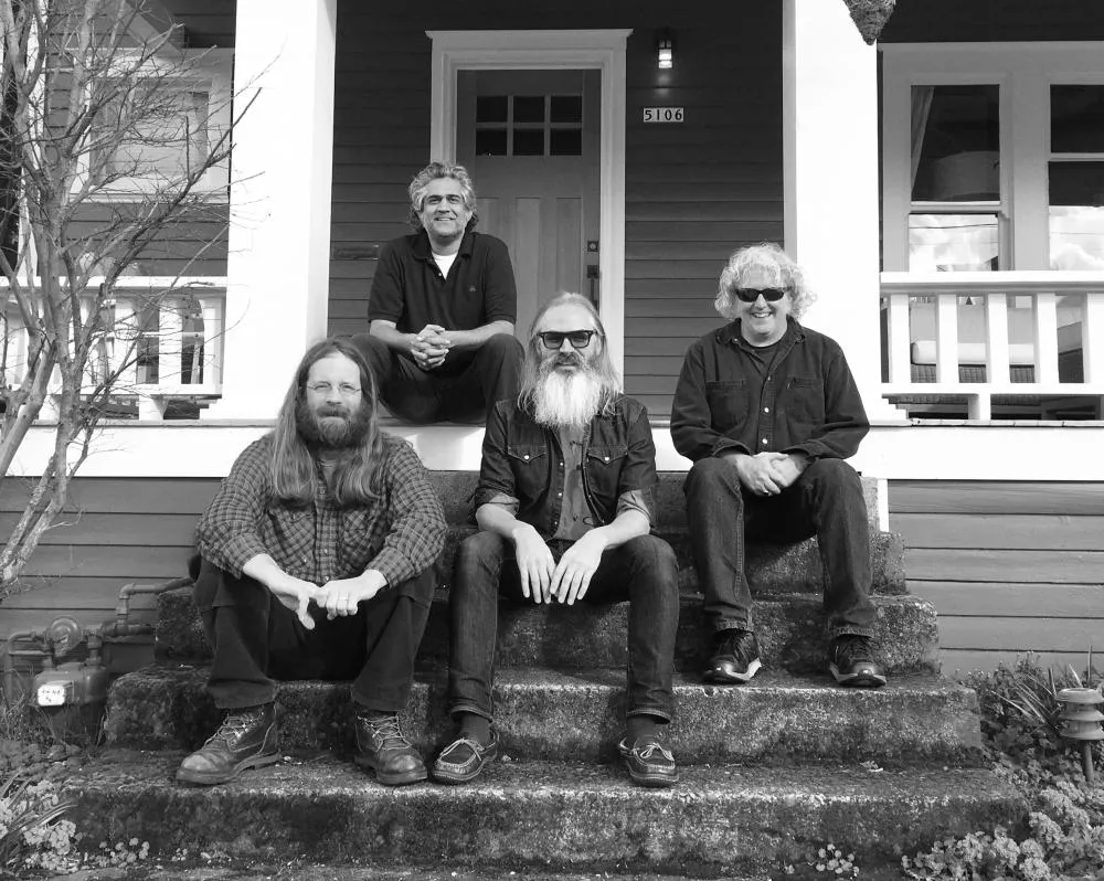 Illustration pour Wooden Shjips by Sofia Ahsanuddin