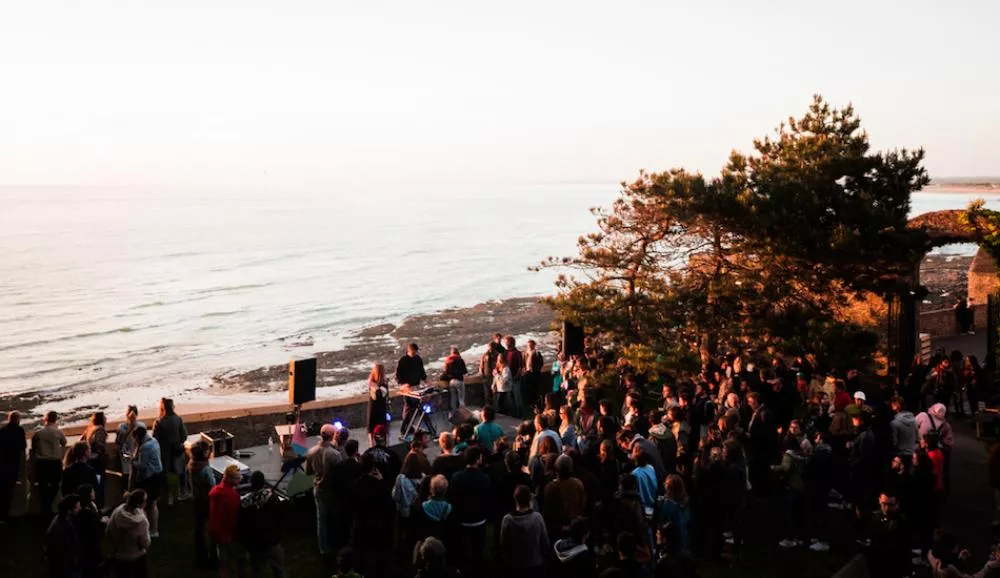 Illustration pour Traversées Sonores&nbsp;: on a embarqué pour trois jours de découvertes musicales à Granville