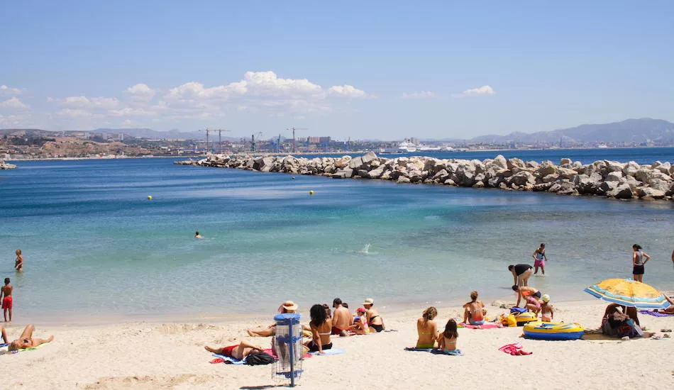 Illustration pour Ce dimanche et les pieds dans le sable, Tsugi Radio en direct du closing de Marsatac
