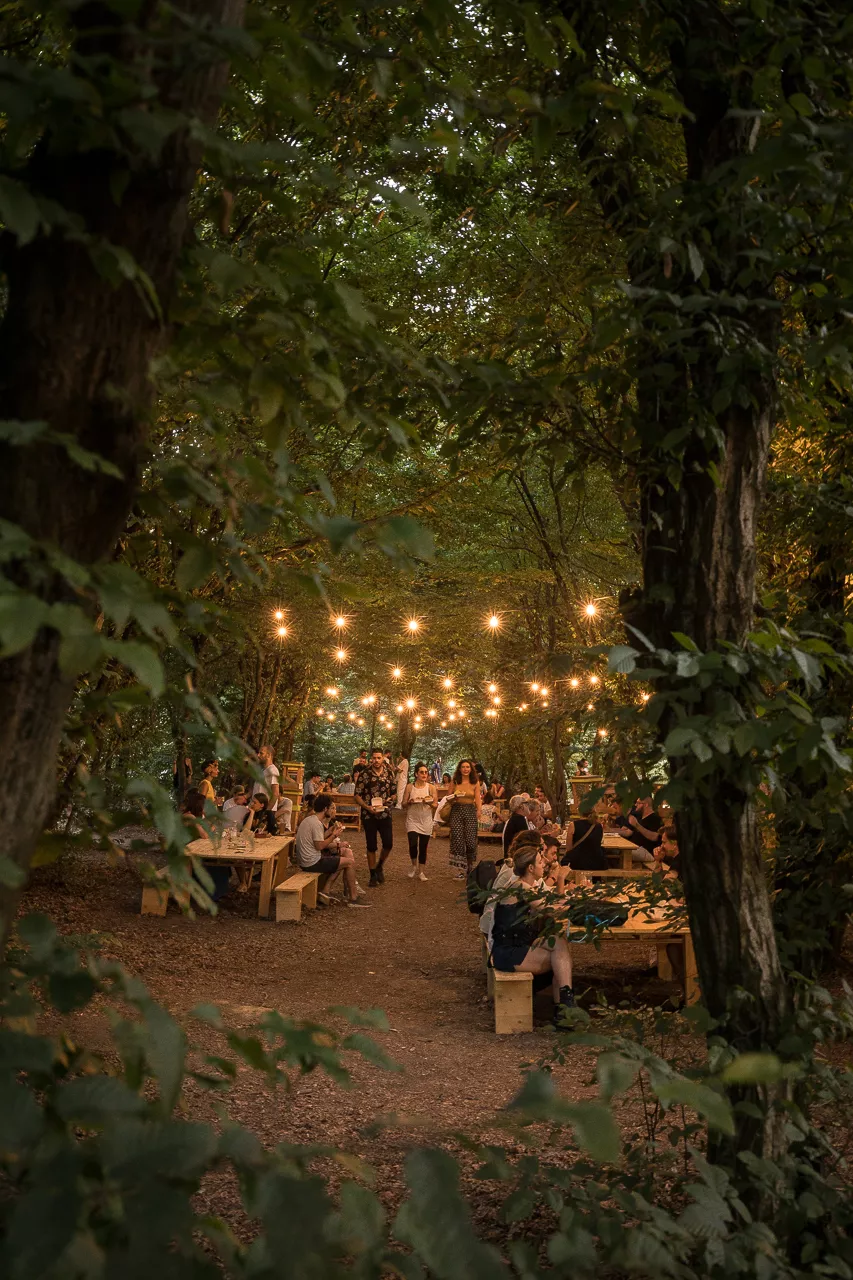 Illustration pour 18. Food Area DSL