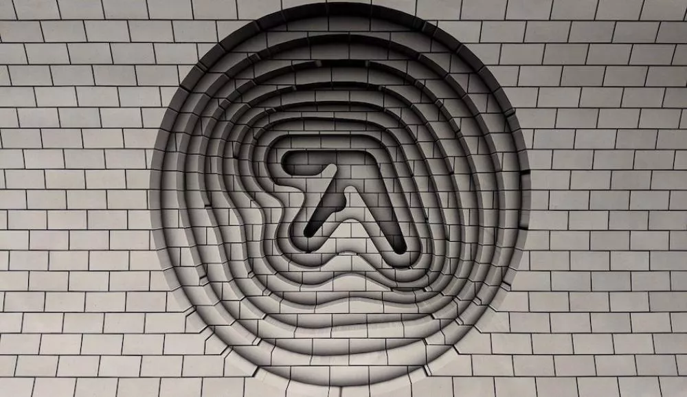 Illustration pour À voir&nbsp;: le live fou d&rsquo;Aphex Twin au Printworks de Londres