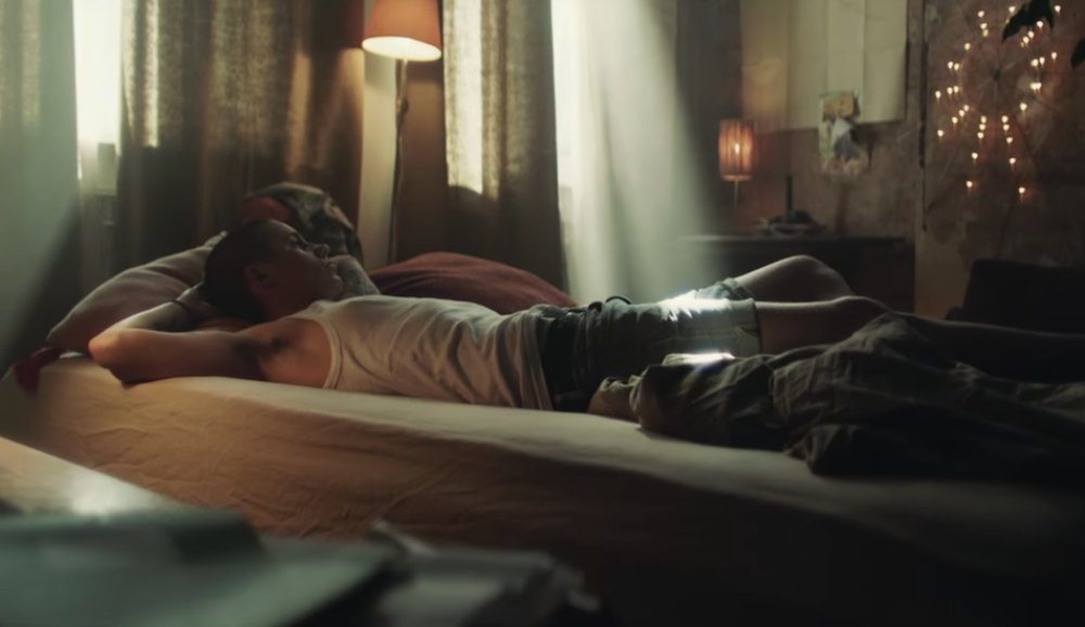 Illustration pour Tsugi Daily&nbsp;: le clip sensuel d&rsquo;Anna Calvi, les funérailles d&rsquo;Aretha Franklin retransmises en direct&#8230;