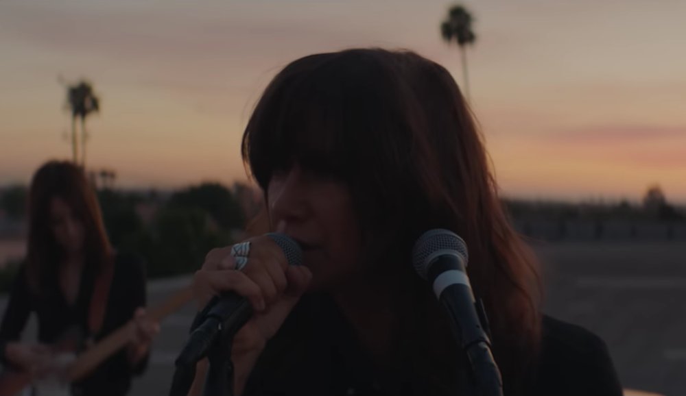 Illustration pour Cat Power dévoile « Woman », en featuring avec Lana Del Rey