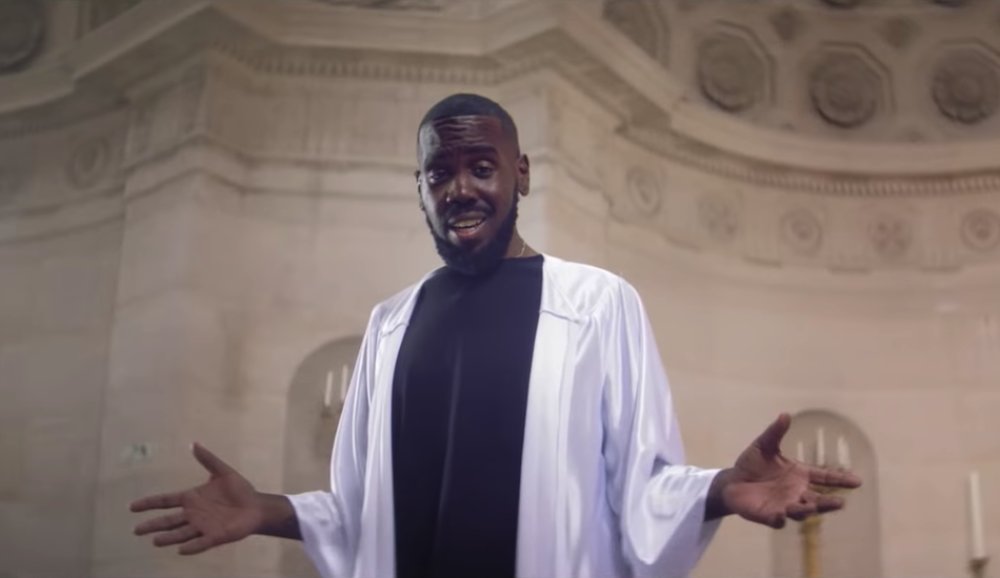 Illustration pour A voir&nbsp;: Kiddy Smile prêche la bonne parole dans son clip « Be Honest »