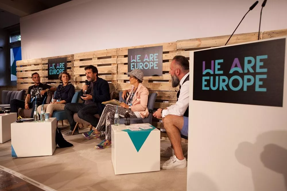 Illustration pour ©PhilippPongartzBüroPong