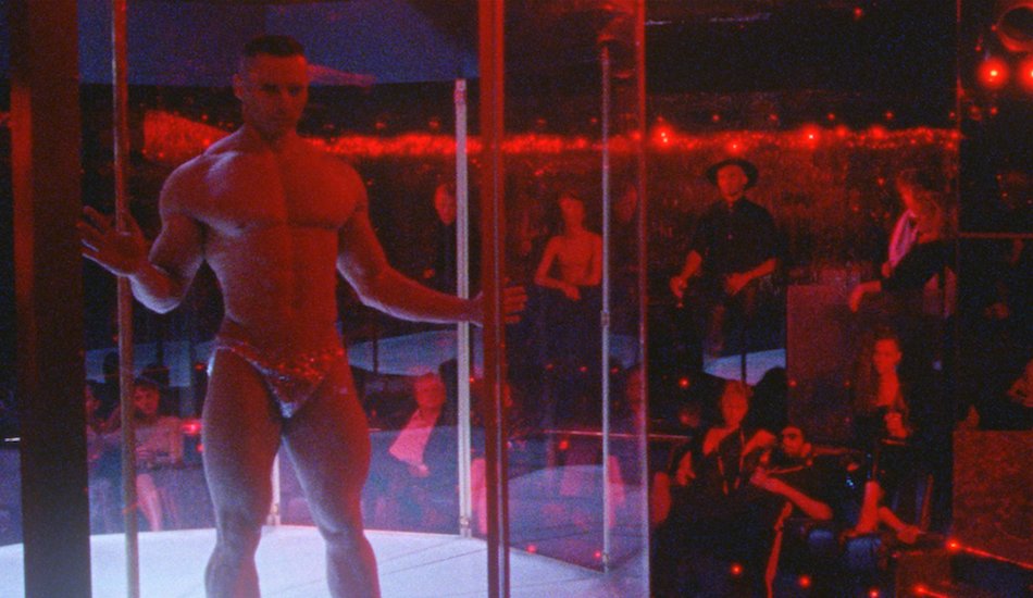 Illustration pour « Love S.O.S. », le nouveau clip rouge sang musclé de Justice