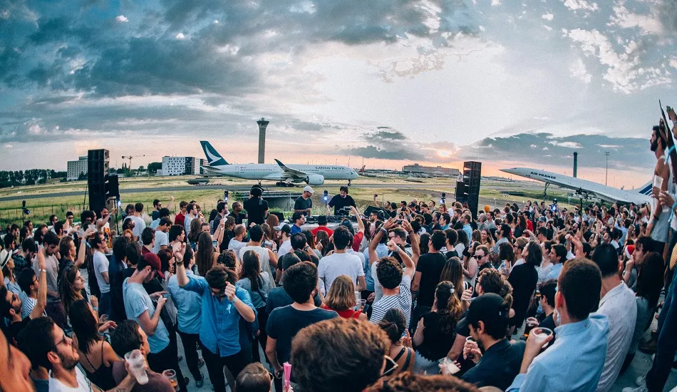 Illustration pour Cercle&nbsp;: électro de jour