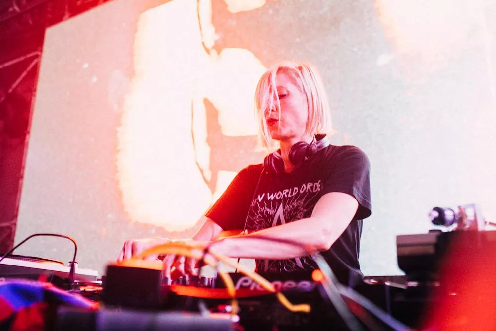 Illustration pour JacobKhrist_NAME_FESTIVAL_2018_web-3-1370