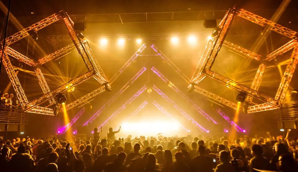 Illustration pour Kenny Dope, Deena Abdelwahed, Manu Le Malin&#8230; Le line-up complet d&rsquo;Astropolis Hiver est tombé !