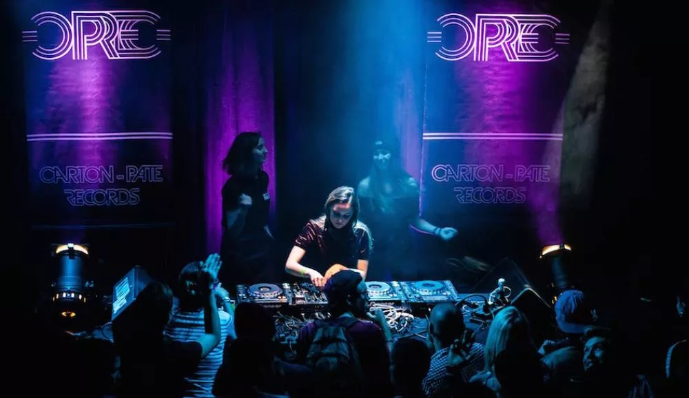 Illustration pour Carton-Pâte Records offre une compilation pour Noël