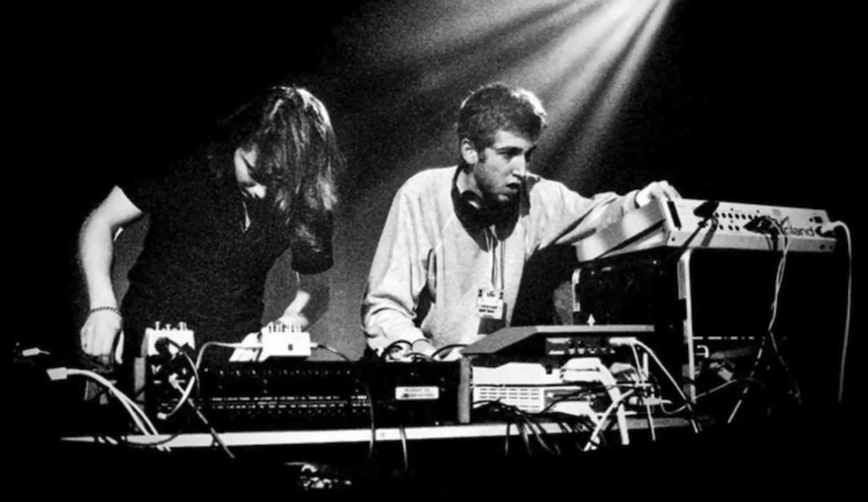 Illustration pour Daft Punk démasqué lors d&rsquo;un live de 1995