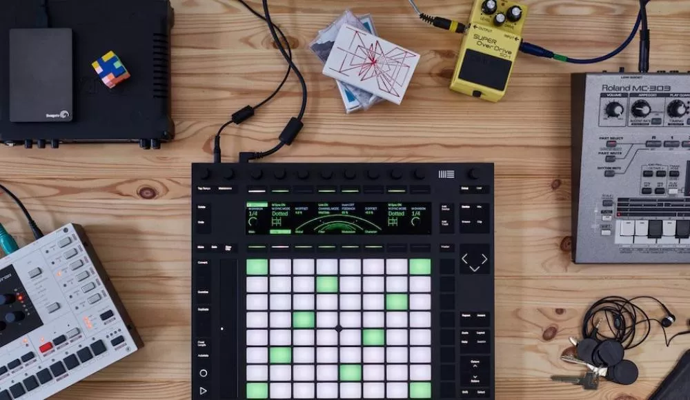 Illustration pour Ableton&nbsp;: des sons de synthétiseurs vintage dans un pack gratuit