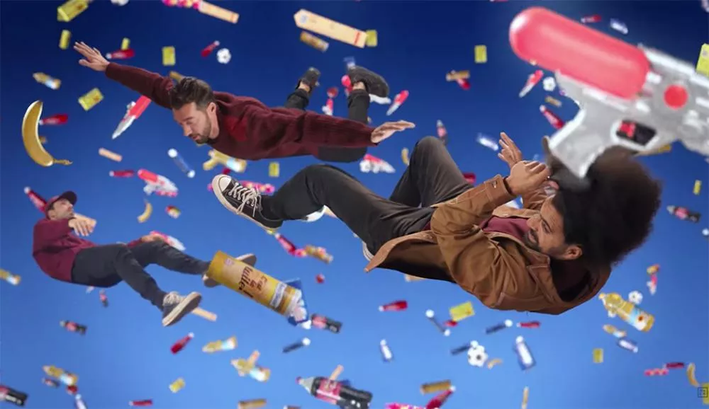 Illustration pour A voir&nbsp;: Rapper dans un supermarché devient cool dans le nouveau clip de La Fine Équipe