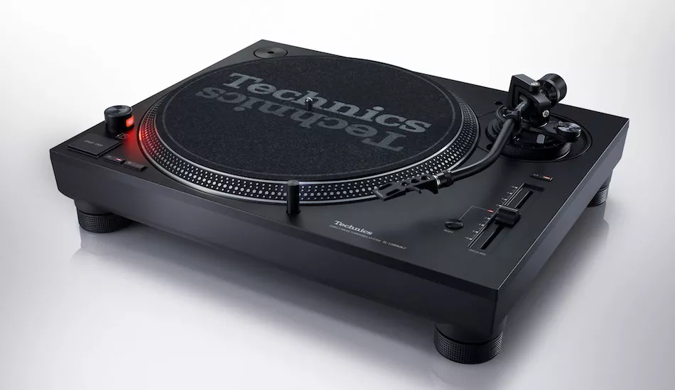 Illustration pour Boiler Room&nbsp;: Derrick May et Kenny Dope dévoilent la nouvelle Technics SL-1200