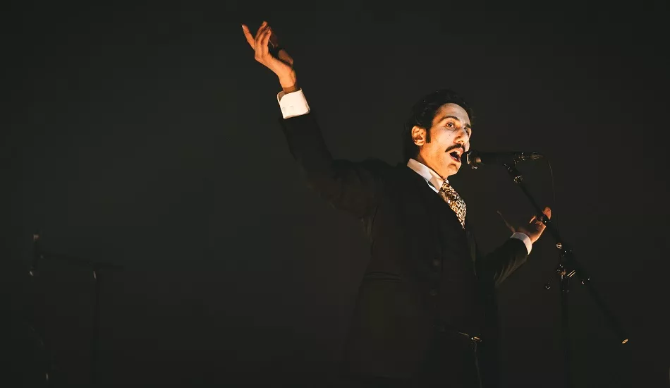 Illustration pour Feu! Chatterton au Zénith de Paris&nbsp;: plus grand que nature