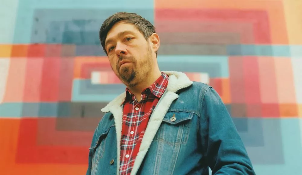 Illustration pour À voir&nbsp;: H-Burns dévoile le clip barré de « Crazy Ones »