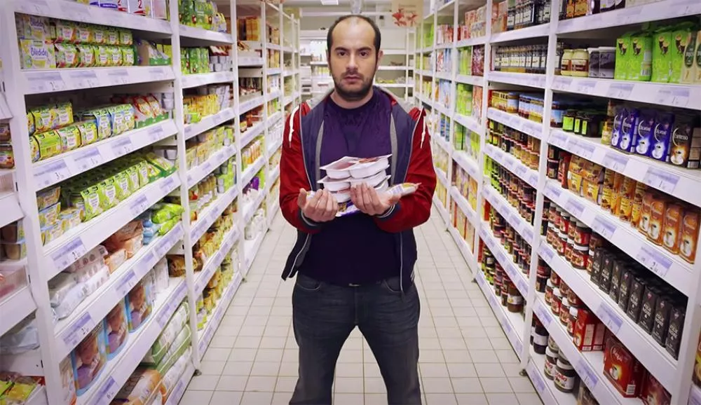 Illustration pour Cracki Records va organiser une soirée gratuite dans un supermarché désaffecté de 1500m²