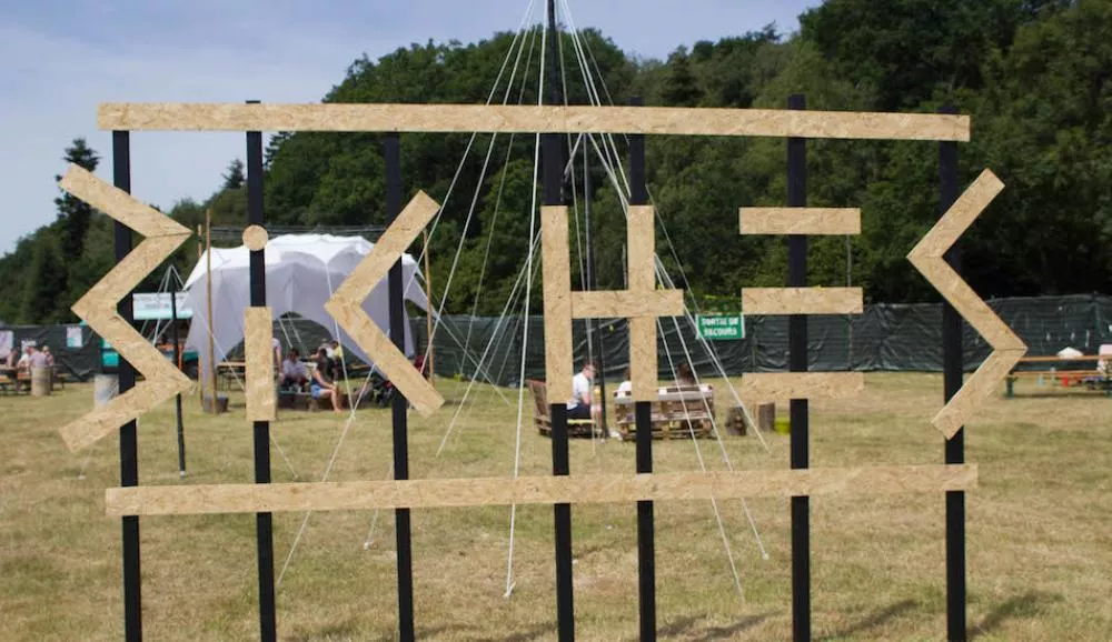 Illustration pour Biches&nbsp;: un festival au milieu d&rsquo;une forêt avec Léonie Pernet, Fakear, TH Da Freak &#8230;