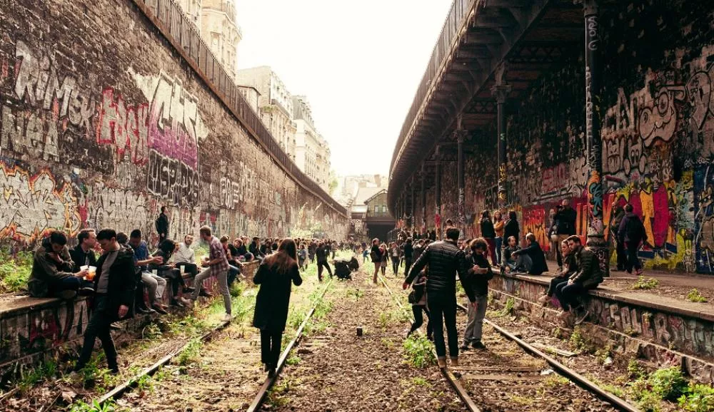 Illustration pour Pour ses deux ans, le Hasard Ludique s&rsquo;installe sur 2000m² de la Petite Ceinture