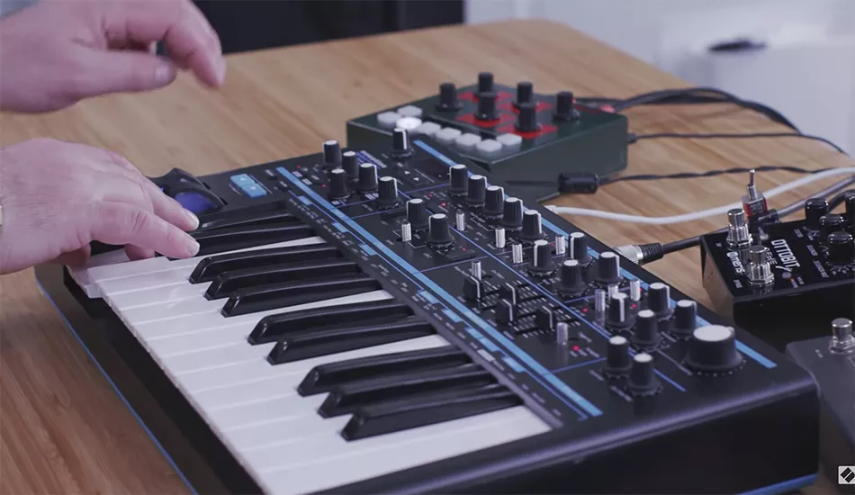 Illustration pour Novation lance un mode Aphex Twin sur son synthé Bass Station II