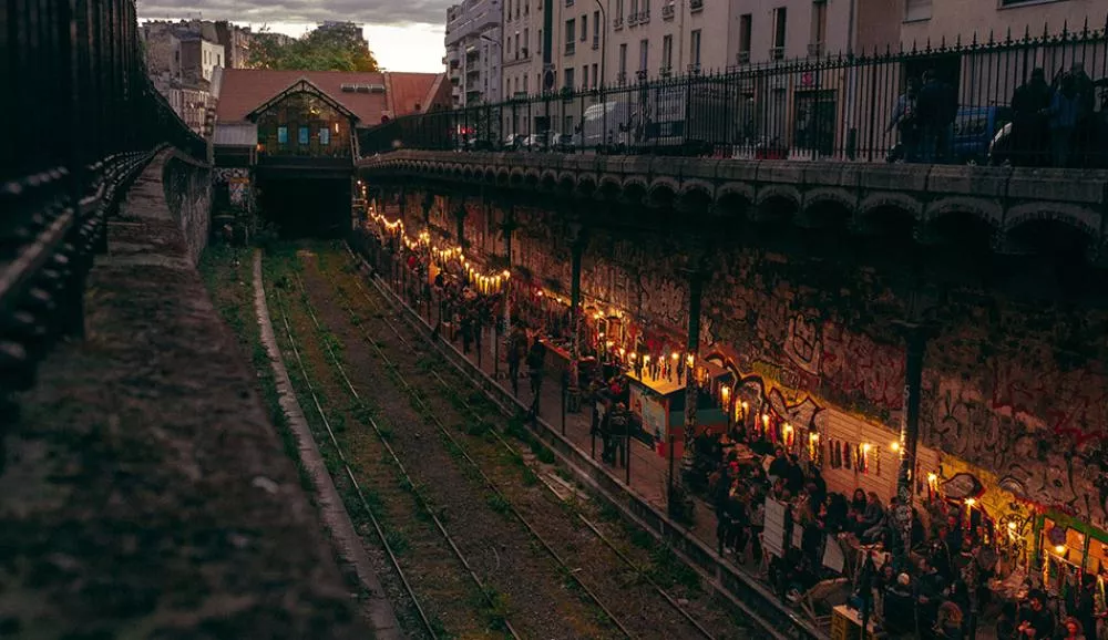 Illustration pour Disquaire Day&nbsp;: 15.000 vinyles en vente le long de la Petite Ceinture au Hasard Ludique