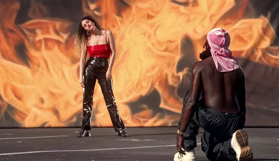 Illustration pour Tsugi Daily&nbsp;: Blood Orange, Tei Shi et Puff Daddy dans le clip de « Hope »&#8230;