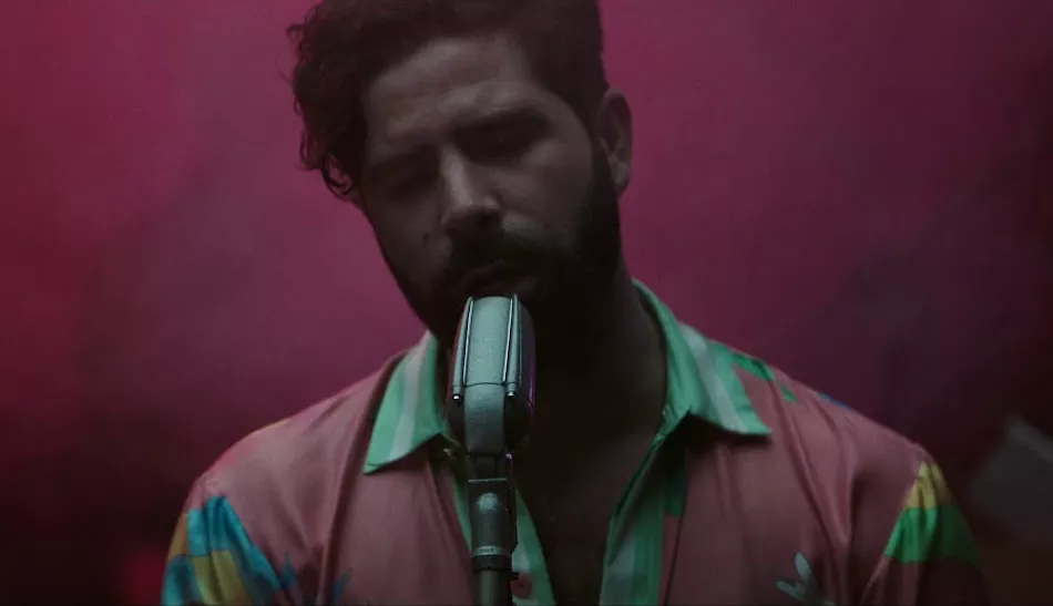 Illustration pour Foals sort un clip festif et tropical pour « In Degrees »