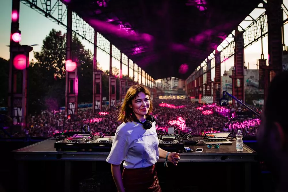 Illustration pour sinestésiainc-dj-kff19-418