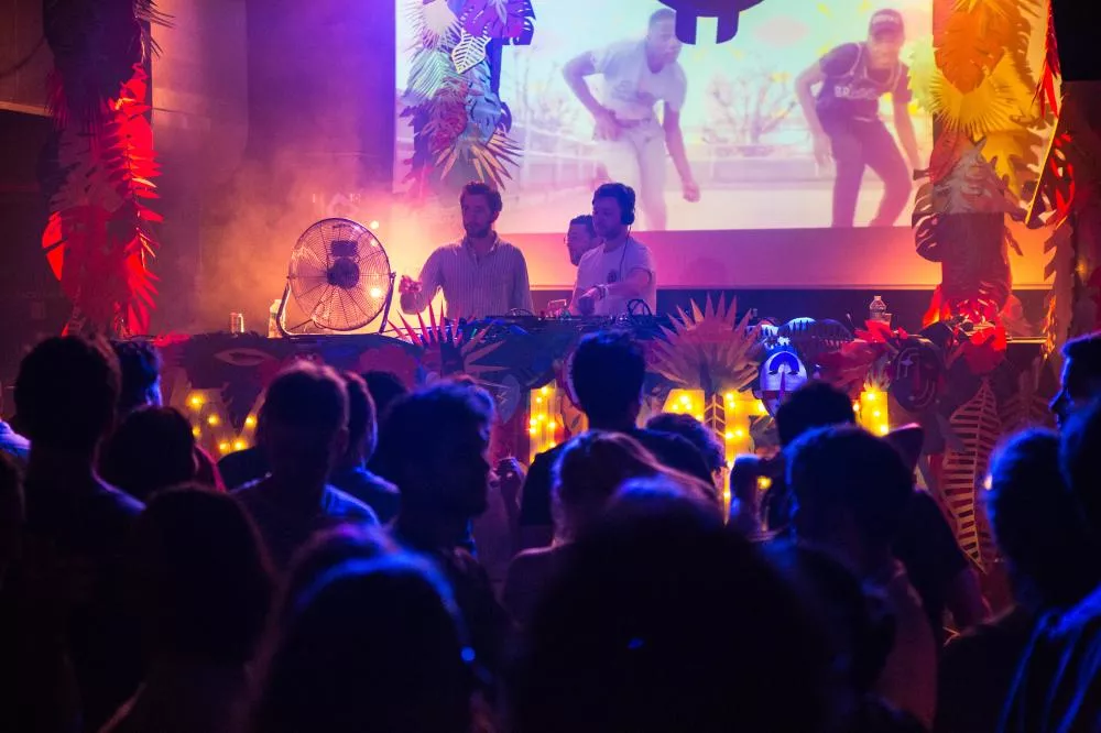 Illustration pour Petit Bain par Thierry-Guillaume